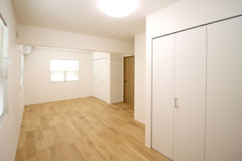 とやまアイホーム 【富山市・4LDK・高気密高断熱】プライバシーに配慮した中庭のある明るい家。回遊動線のよい家事ラク間取りの建築実例画像7