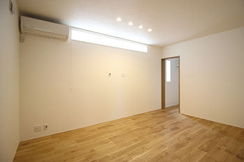 とやまアイホーム 【富山市・4LDK・高気密高断熱】プライバシーに配慮した中庭のある明るい家。回遊動線のよい家事ラク間取りの建築実例画像8