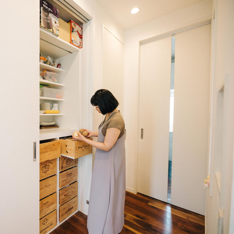 スタジオCoCo-Li 一級建築士事務所 【太陽光発電/2760万円/30坪/吹抜け】庭に桜と紅葉を植え子供と一緒に季節を楽しめるコテージ風の家の建築実例画像5