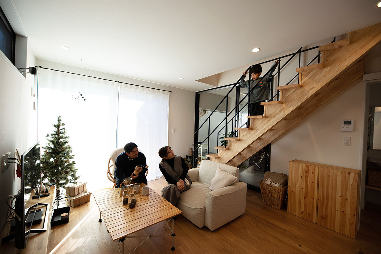 スタジオCoCo-Li 一級建築士事務所 【2430万円/30坪/店舗併用】サロンや趣味、子供の遊び場と多目的な土間。家族の居場所がいっぱいある暮らしの建築実例画像4