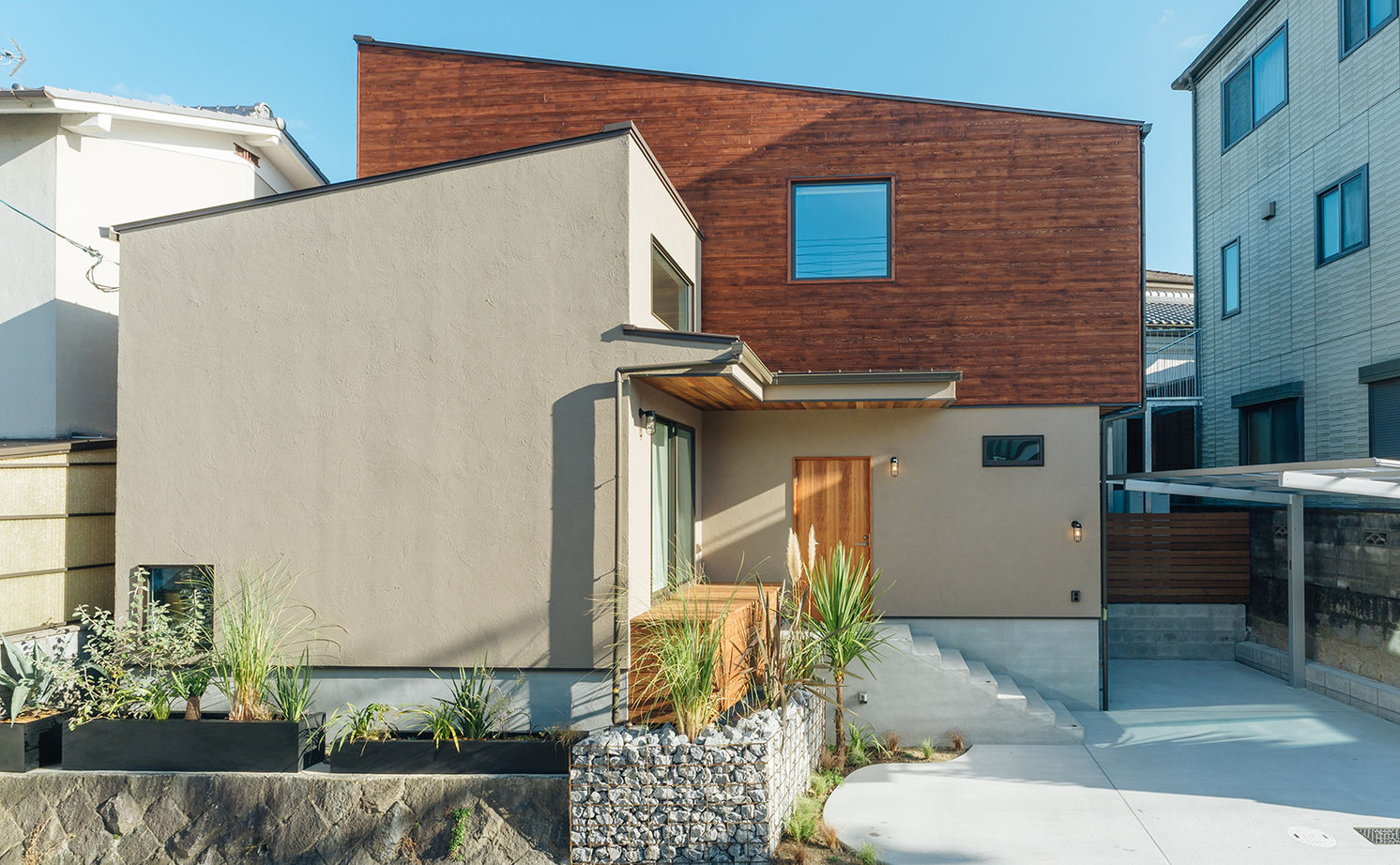 ATELIER YI:HAUS (アトリエイハウズ ） 【2000万円台/広い土間/間取り図有】20代夫婦がライフプランを立てて決意。土地探しから始めて理想の家をの建築実例画像1