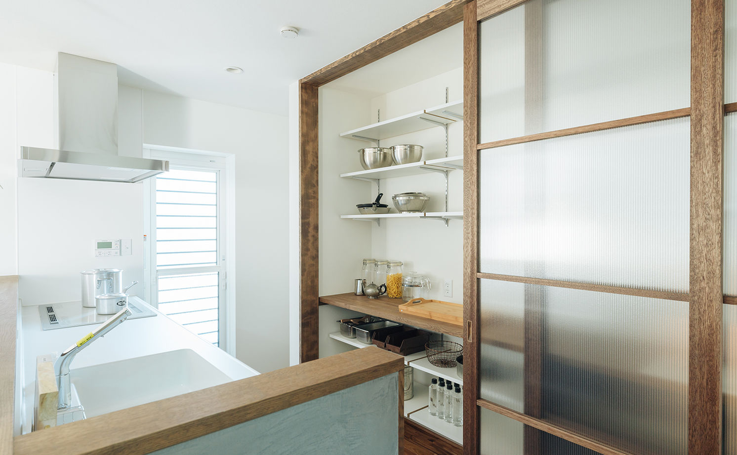 ATELIER YI:HAUS (アトリエイハウズ ） 【2000万円台/広い土間/間取り図有】20代夫婦がライフプランを立てて決意。土地探しから始めて理想の家をの建築実例画像7