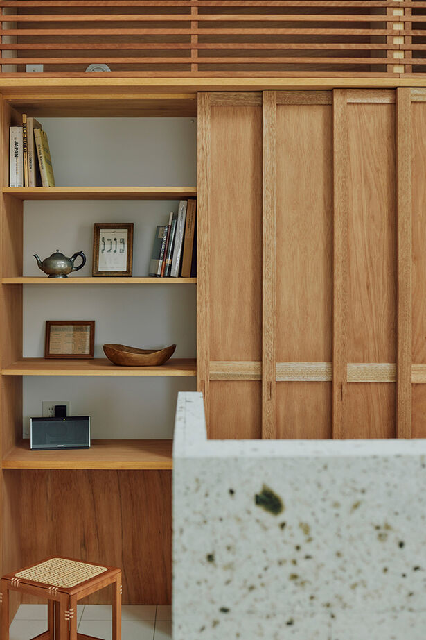 ATELIER YI:HAUS (アトリエイハウズ ） 【狭小地・京都市内・コンパクトハウス】窓なしの外観から開放的なLDKへ。素材を生かしたジャパンディな家の建築実例画像7