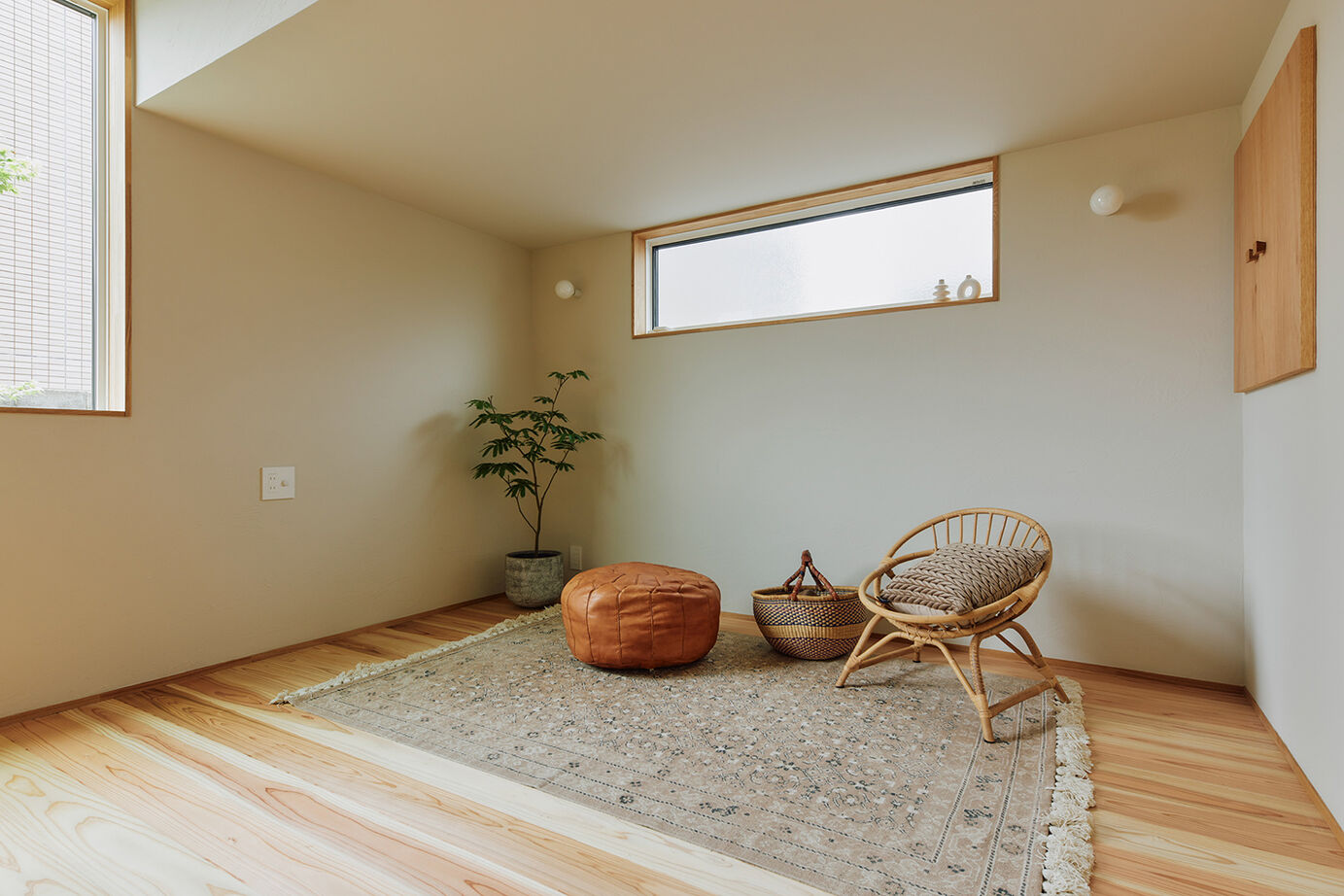 ATELIER YI:HAUS (アトリエイハウズ ） 【狭小地・京都市内・コンパクトハウス】窓なしの外観から開放的なLDKへ。素材を生かしたジャパンディな家の建築実例画像10