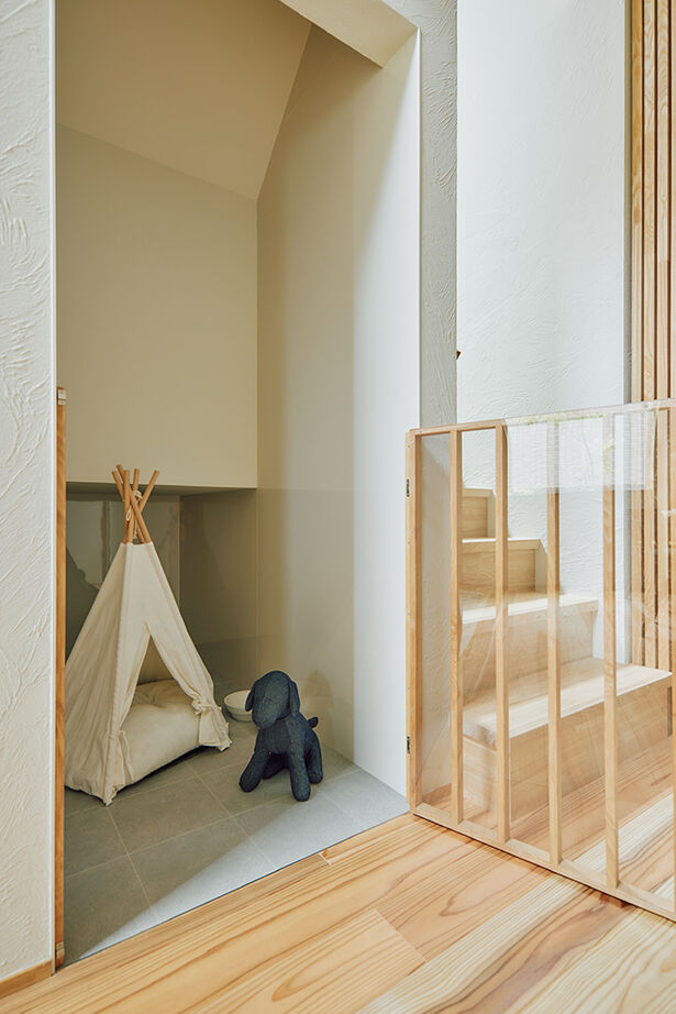 ATELIER YI:HAUS (アトリエイハウズ ） 【狭小地・京都市内・コンパクトハウス】窓なしの外観から開放的なLDKへ。素材を生かしたジャパンディな家の建築実例画像13