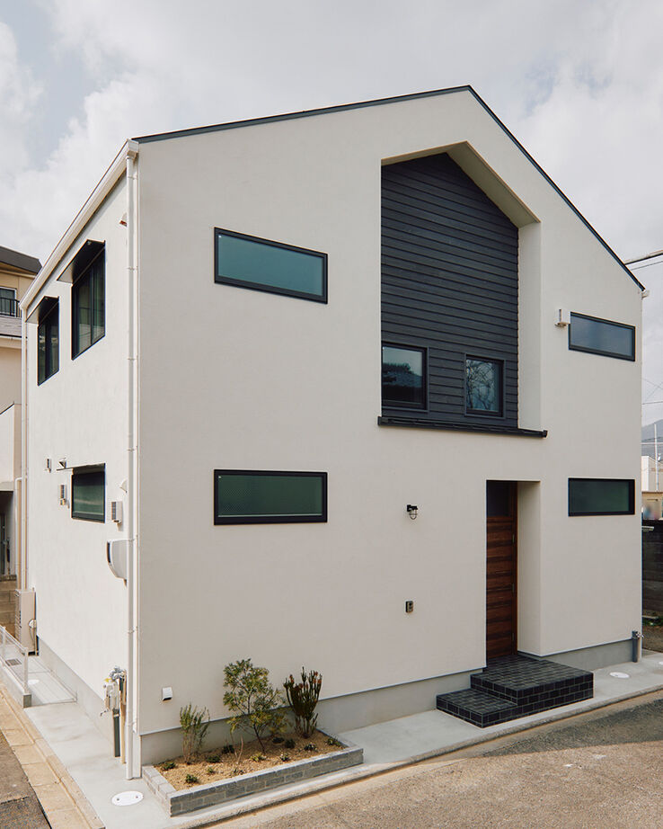 ATELIER YI:HAUS (アトリエイハウズ ） 【狭小地・パーケット・1階で完結】セカンドリビングのある家。メリハリをつけたプランで子育てを楽しむの建築実例画像2