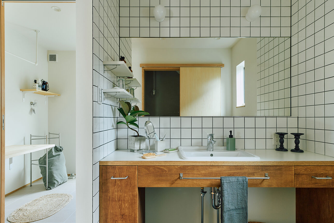 ATELIER YI:HAUS (アトリエイハウズ ） 【平屋風・吹き抜け・家事ラク】自然素材の空間に光がたっぷり。造作で好きなデザインも使い勝手も叶えたの建築実例画像12