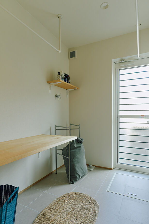 ATELIER YI:HAUS (アトリエイハウズ ） 【平屋風・吹き抜け・家事ラク】自然素材の空間に光がたっぷり。造作で好きなデザインも使い勝手も叶えたの建築実例画像13