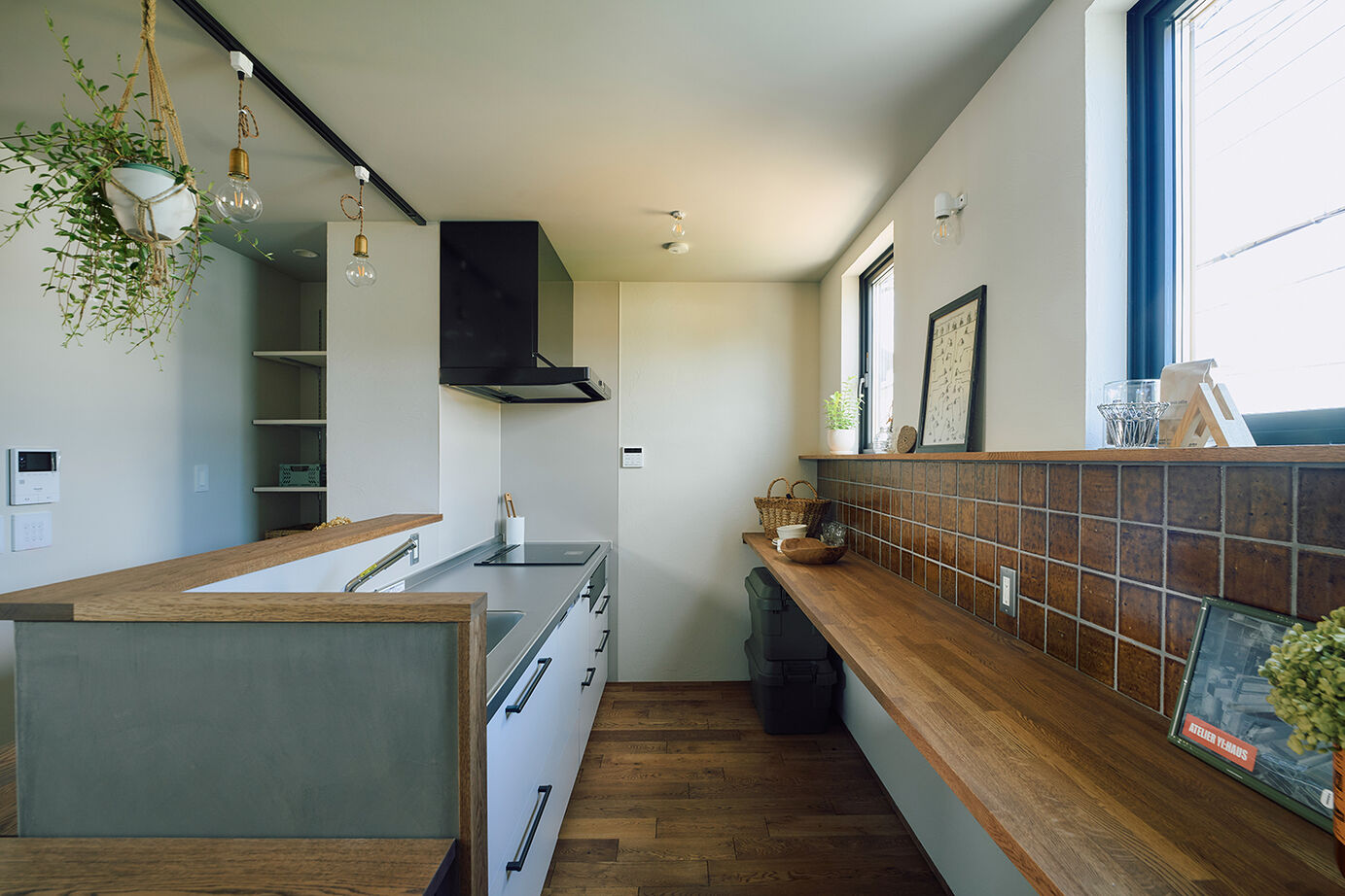 ATELIER YI:HAUS (アトリエイハウズ ） 【狭小地／3階建て／2階LDK】難条件を見事に克服。「好き」を詰め込み、家事ラクや楽しい子育ても叶えたの建築実例画像5