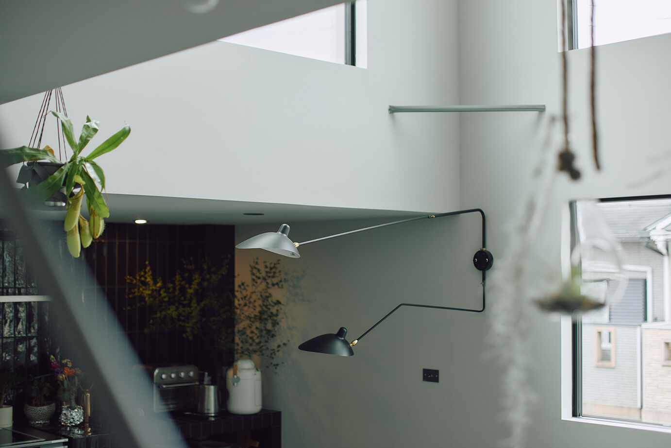 ATELIER YI:HAUS (アトリエイハウズ ） 【3階建て／2階LDK／モルタル】吹き抜け空間に友が集う。本物素材にこだわったインダストリアルな家の建築実例画像6