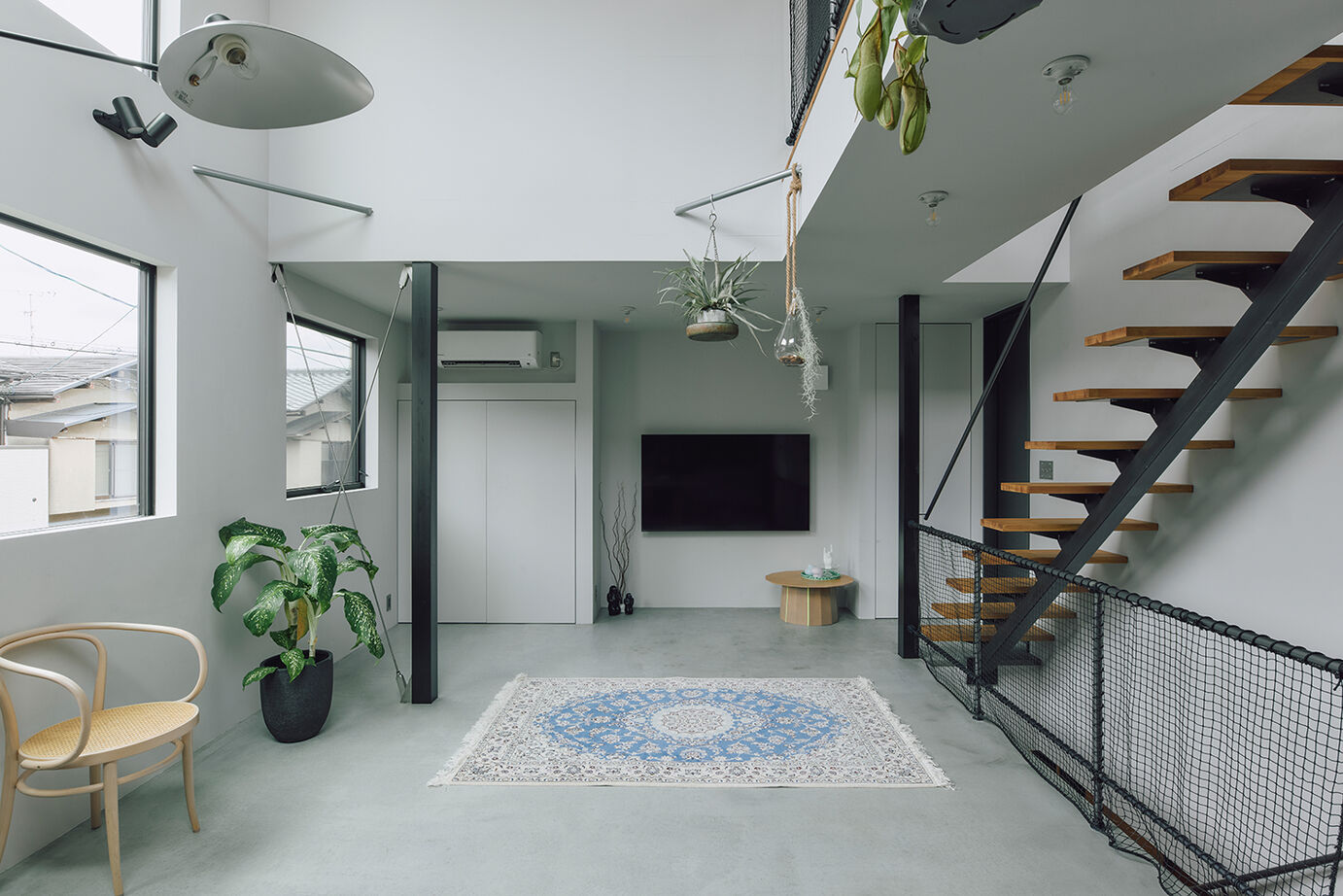 ATELIER YI:HAUS (アトリエイハウズ ） 【3階建て／2階LDK／モルタル】吹き抜け空間に友が集う。本物素材にこだわったインダストリアルな家の建築実例画像7