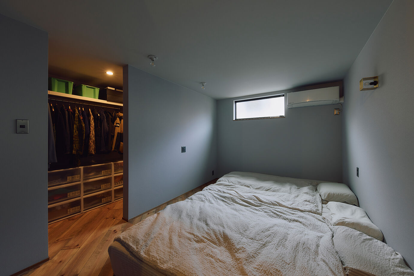 ATELIER YI:HAUS (アトリエイハウズ ） 【3階建て／2階LDK／モルタル】吹き抜け空間に友が集う。本物素材にこだわったインダストリアルな家の建築実例画像10