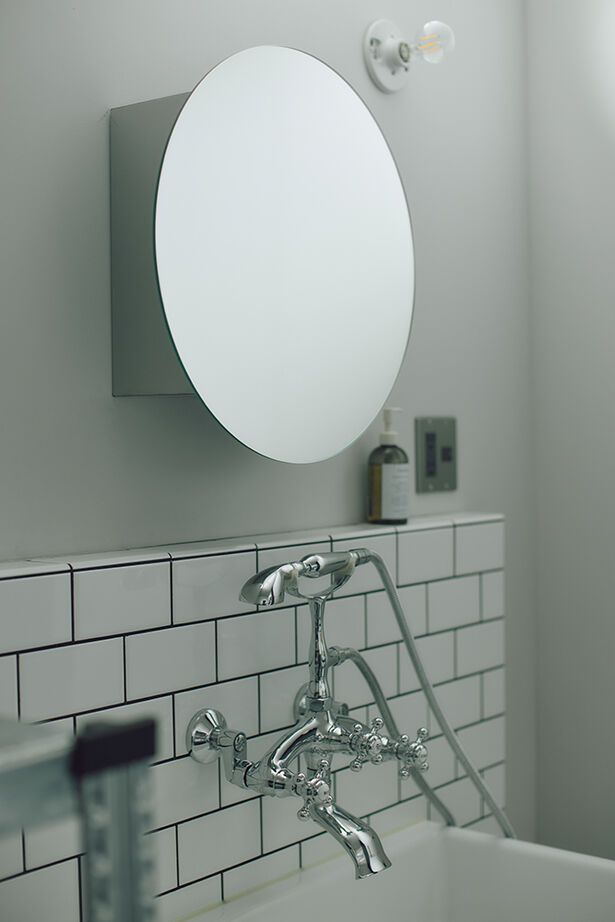 ATELIER YI:HAUS (アトリエイハウズ ） 【3階建て／2階LDK／モルタル】吹き抜け空間に友が集う。本物素材にこだわったインダストリアルな家の建築実例画像14