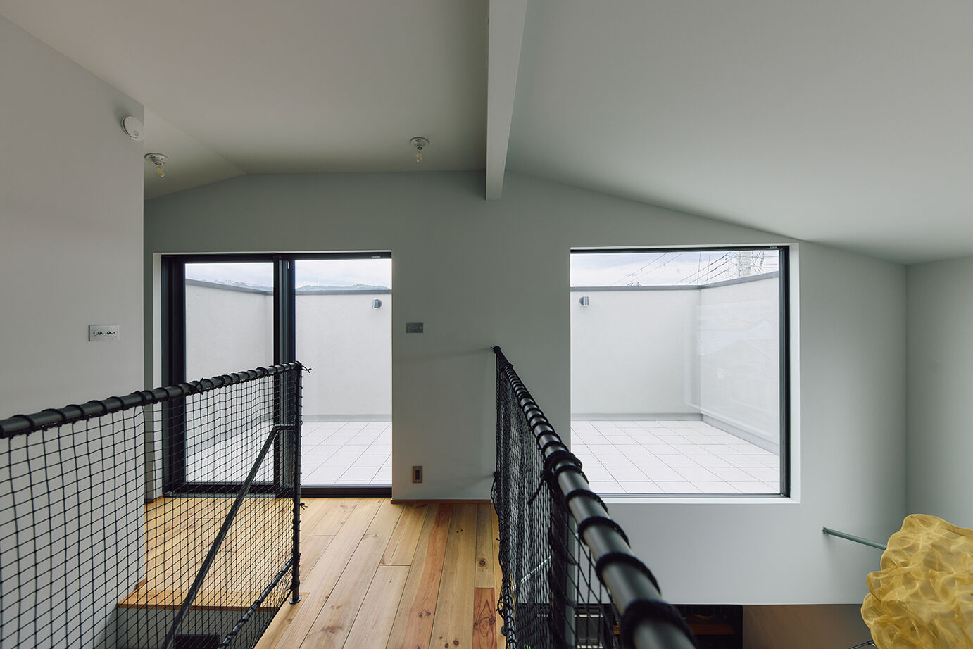 ATELIER YI:HAUS (アトリエイハウズ ） 【3階建て／2階LDK／モルタル】吹き抜け空間に友が集う。本物素材にこだわったインダストリアルな家の建築実例画像18