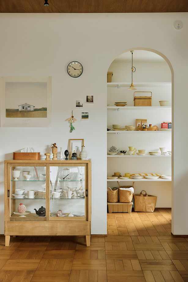 ATELIER YI:HAUS (アトリエイハウズ ） 【平屋／高天井／パーケット】オーダーキッチンや「魅せる」パントリーなど、暮らしの楽しさを形にした家の建築実例画像5