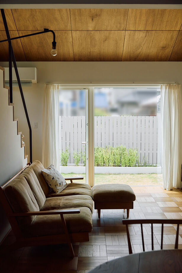 ATELIER YI:HAUS (アトリエイハウズ ） 【平屋／高天井／パーケット】オーダーキッチンや「魅せる」パントリーなど、暮らしの楽しさを形にした家の建築実例画像7