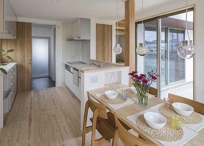 フジコーポレーション 木目の魅せ方にこだわる、素材を活かした癒しの空間の建築実例画像2