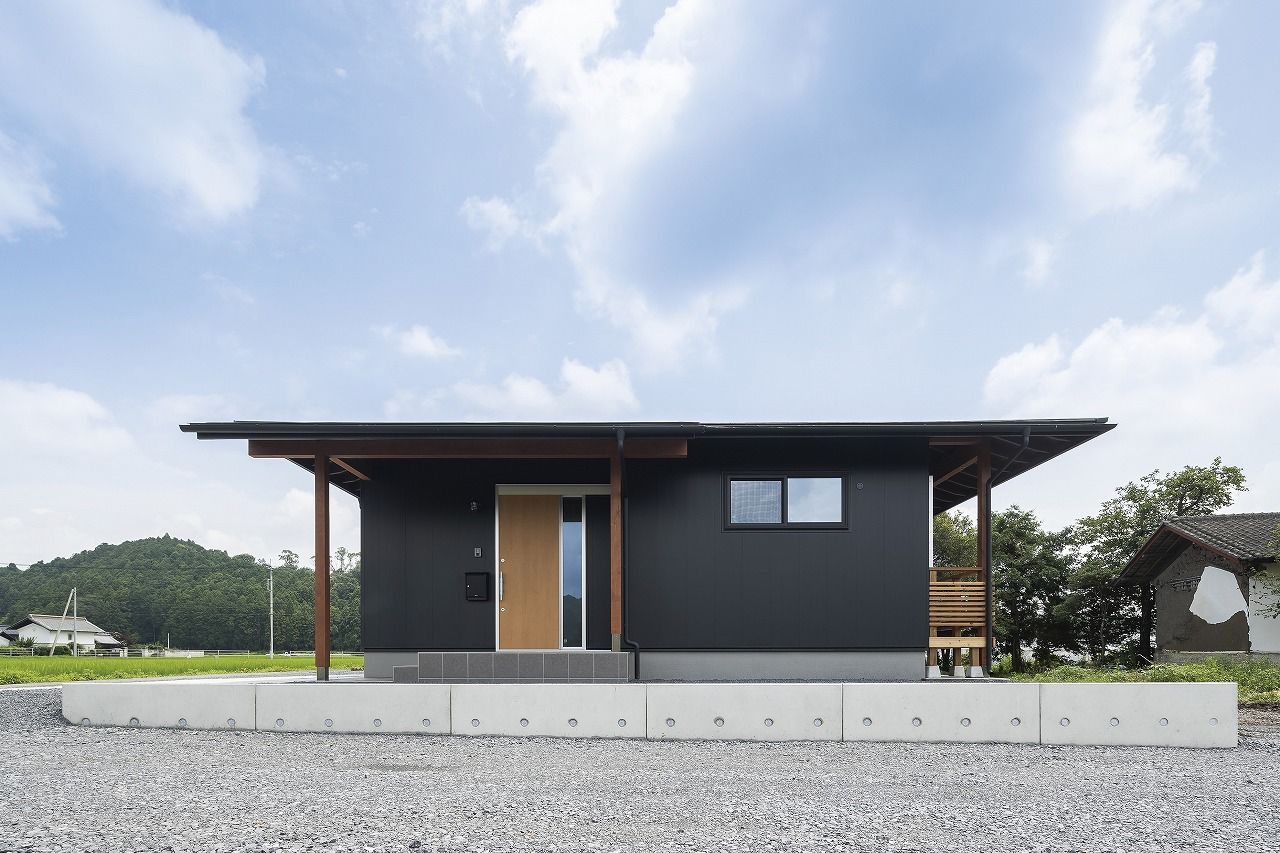 フジコーポレーション 【間取り図あり/3LDK】全居室がウッドデッキにつながる自然素材の平屋の建築実例画像2