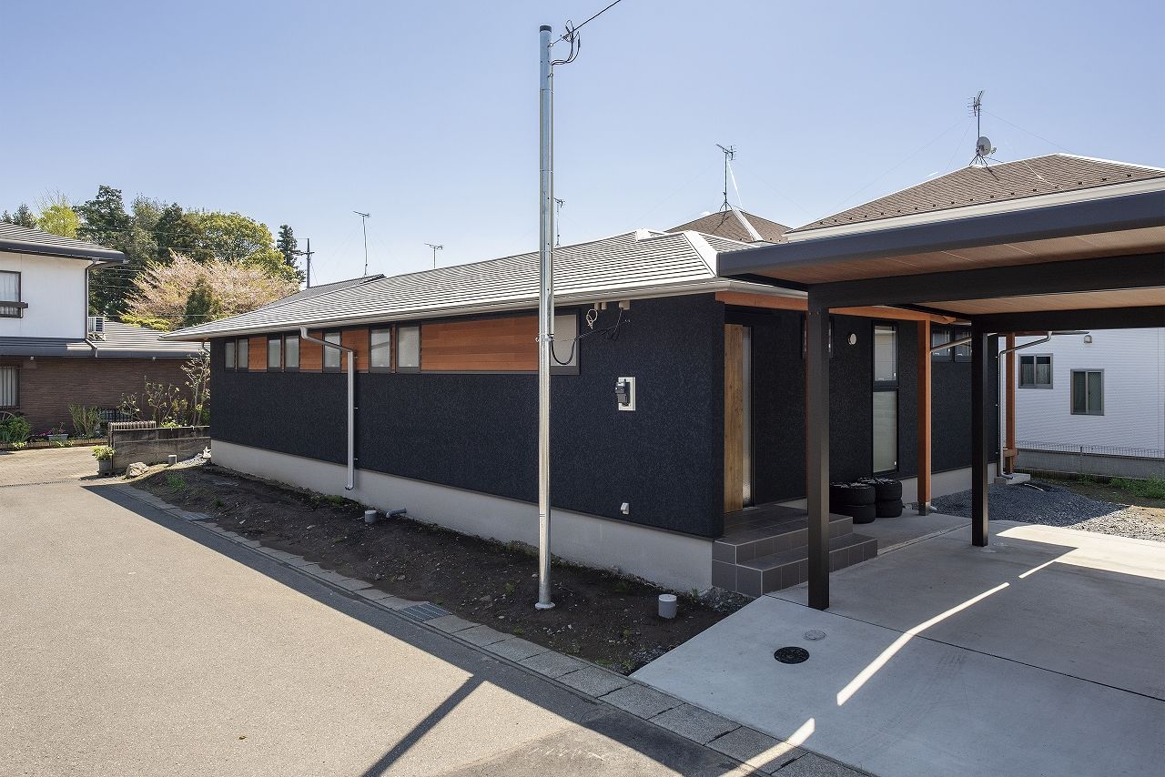 フジコーポレーション 【2LDK間取り図あり/ウッドデッキ】センスの高い設計で「個」を描く。風光と木の調和で魅せる癒しの家の建築実例画像2