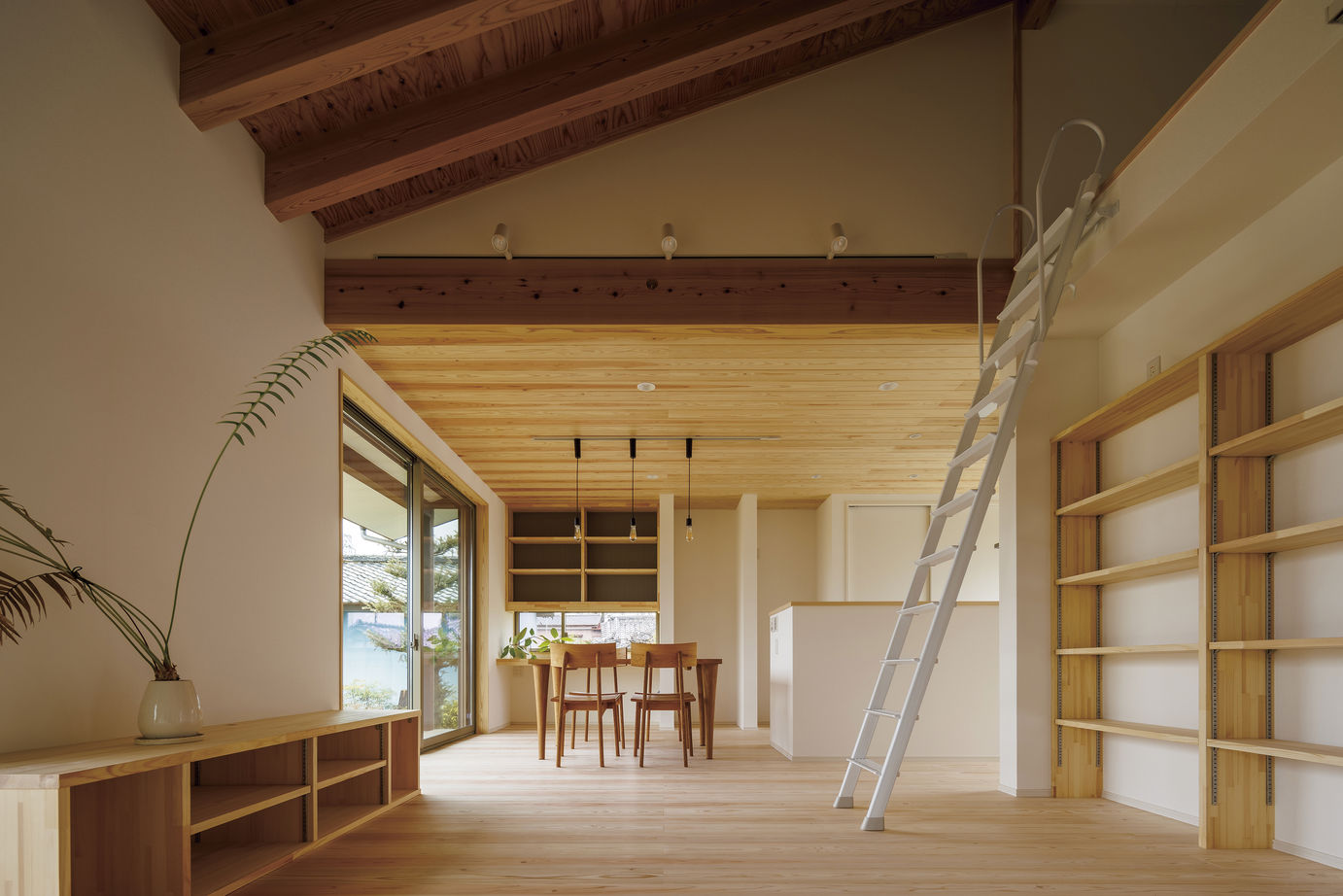 フジコーポレーション 木と光が紡ぐ、心地よい時間。寛ぎの時間を愉しむ平屋の家の建築実例画像2