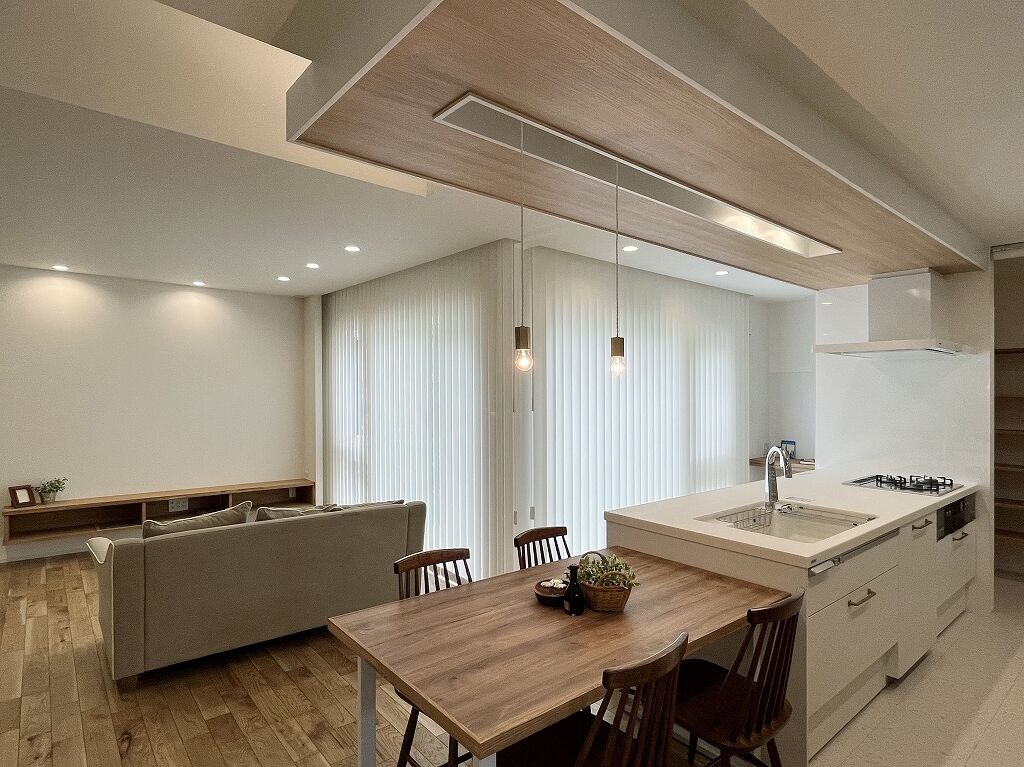 グリートホーム オープンキッチンが主役！質感と動線にこだわったホワイトコーデのお家の建築実例画像5