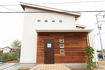 Lib Work 【2000万円台前半/ラウンジ型ピットリビング/吹き抜け/木の家】いつも子どもに目が届く楽しい子育てライフの建築実例画像2