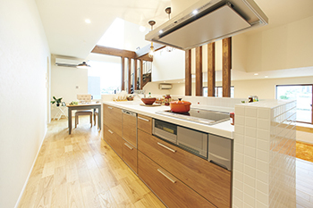 Lib Work 【2000万円台前半/ラウンジ型ピットリビング/吹き抜け/木の家】いつも子どもに目が届く楽しい子育てライフの建築実例画像4