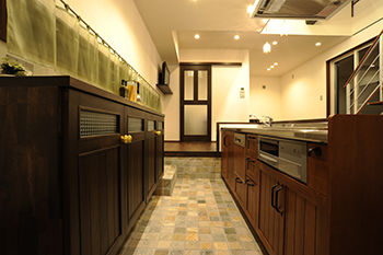 Lib Work 【2000万円台前半／吹き抜け／スケルトン階段/ビルトインガレージ】木のナチュラル感が優しく調和の建築実例画像4