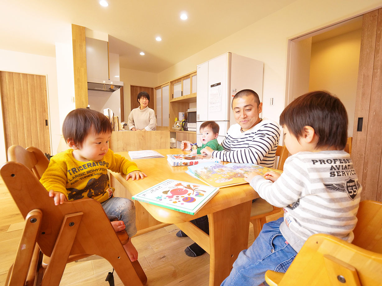 Lib Work 【2000万円台前半／平屋/子ども3人】いざという時に5人の家族を守ってくれる、広いリビングのある平屋の建築実例画像2