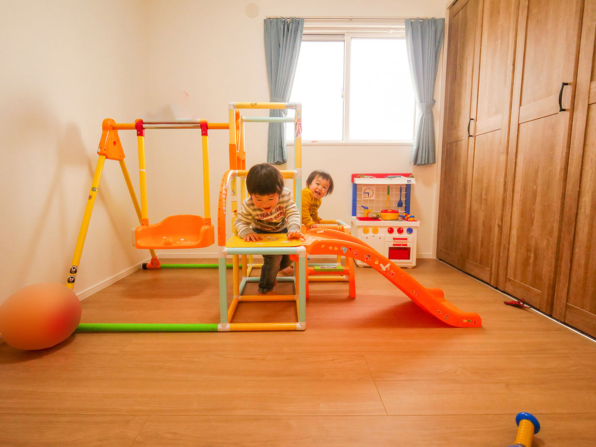 Lib Work 【2000万円台前半／平屋/子ども3人】いざという時に5人の家族を守ってくれる、広いリビングのある平屋の建築実例画像3