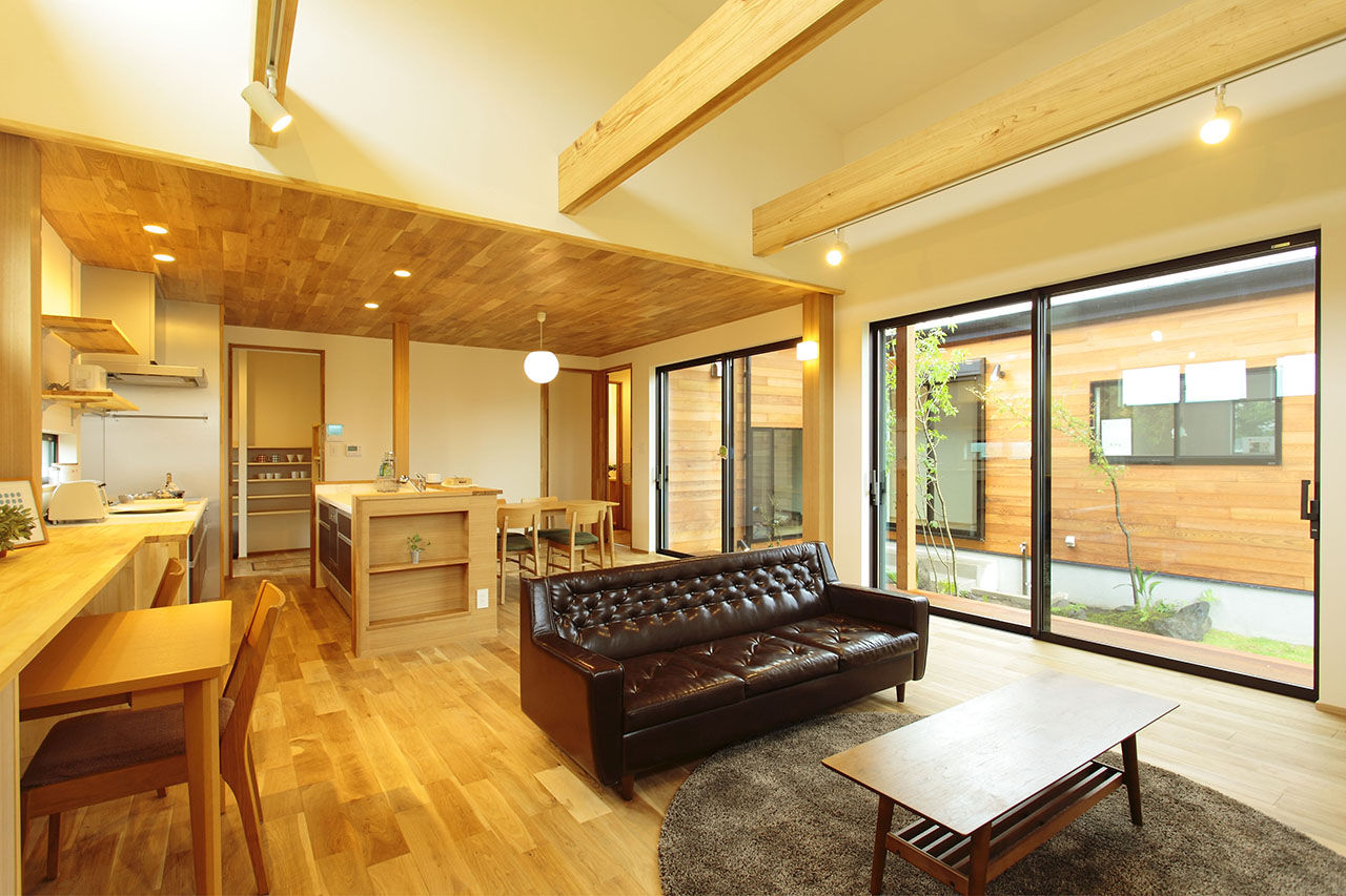 Lib Work 【2000万円台/平屋/ウッドデッキ】 開放的なリビング、使い勝手のよい玄関など、希望を最大限に叶えた家の建築実例画像2