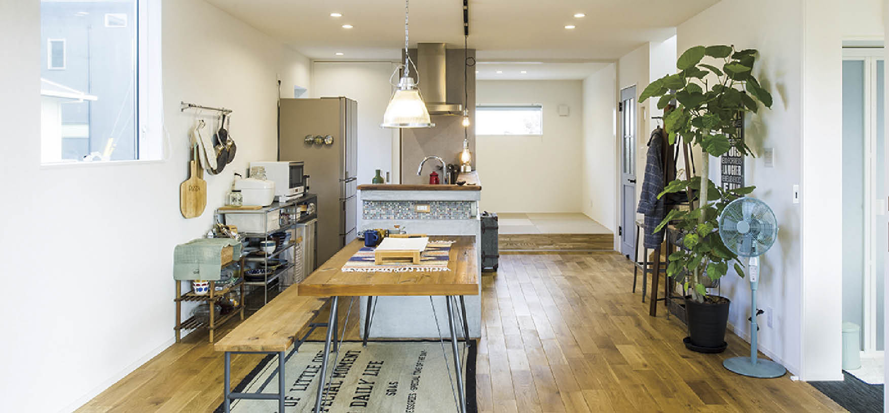 Lib Work 【1000万円台後半／インダストリアルスタイル】多趣味なのに物にあふれない　お気に入りだけをつめこんだ家の建築実例画像2