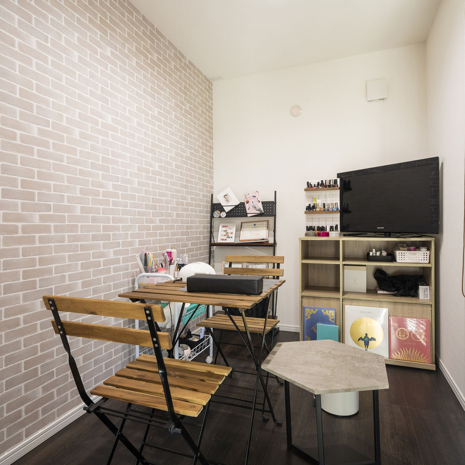 Lib Work 【2000万円台前半／平屋／4LDK】 大空間のLDKを中心に個室を配した、シックでおしゃれな平屋の建築実例画像4