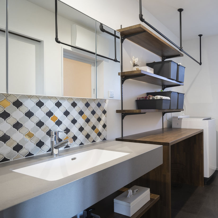 Lib Work 【2000万円台前半／平屋／4LDK】 大空間のLDKを中心に個室を配した、シックでおしゃれな平屋の建築実例画像5