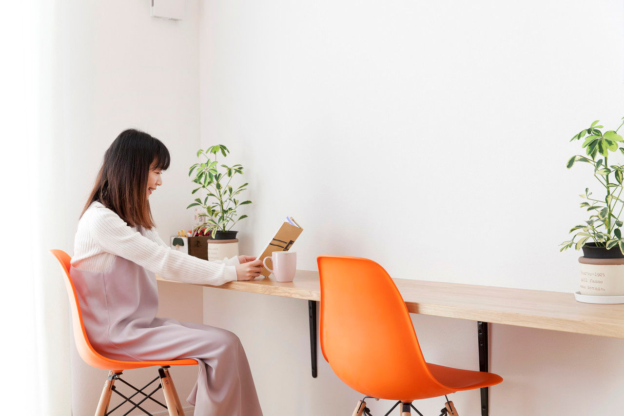 Lib Work 【熊本/2000万円台前半／中二階付き平屋】 勾配天井と高窓で明るく開放感のあるリビングを実現！の建築実例画像6