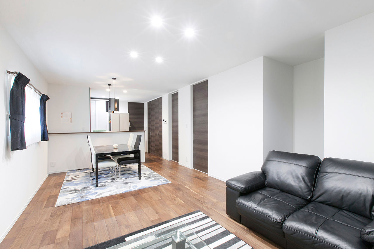 Lib Work 【2000万円台前半／キューブ型/平屋/3LDK/間取り図あり】広々リビングが主役！間取りの工夫で収納も充実の建築実例画像3