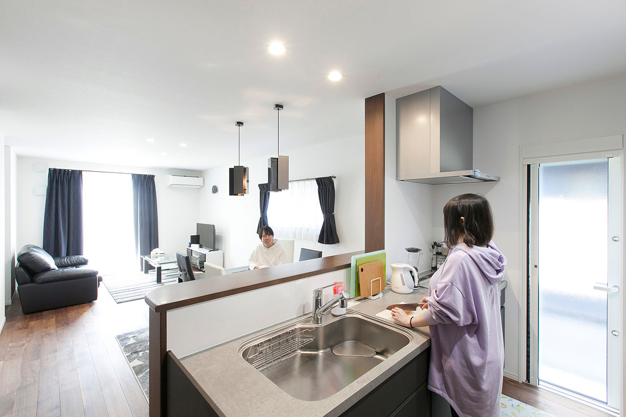 Lib Work 【2000万円台前半／キューブ型/平屋/3LDK/間取り図あり】広々リビングが主役！間取りの工夫で収納も充実の建築実例画像4