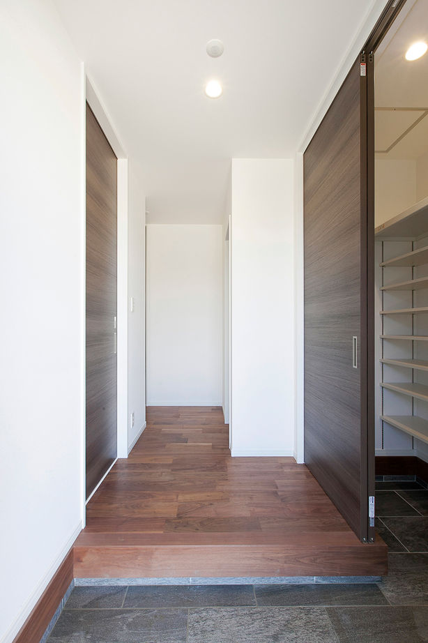 Lib Work 【2000万円台前半／キューブ型/平屋/3LDK/間取り図あり】広々リビングが主役！間取りの工夫で収納も充実の建築実例画像7