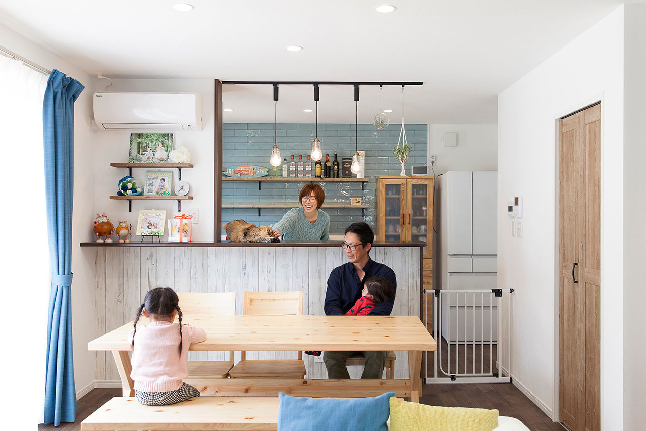 Lib Work 【2000万円台後半/カリフォルニアスタイル/子ども2人/熊本】極力壁をなくした開放感あるリビングのある家の建築実例画像2