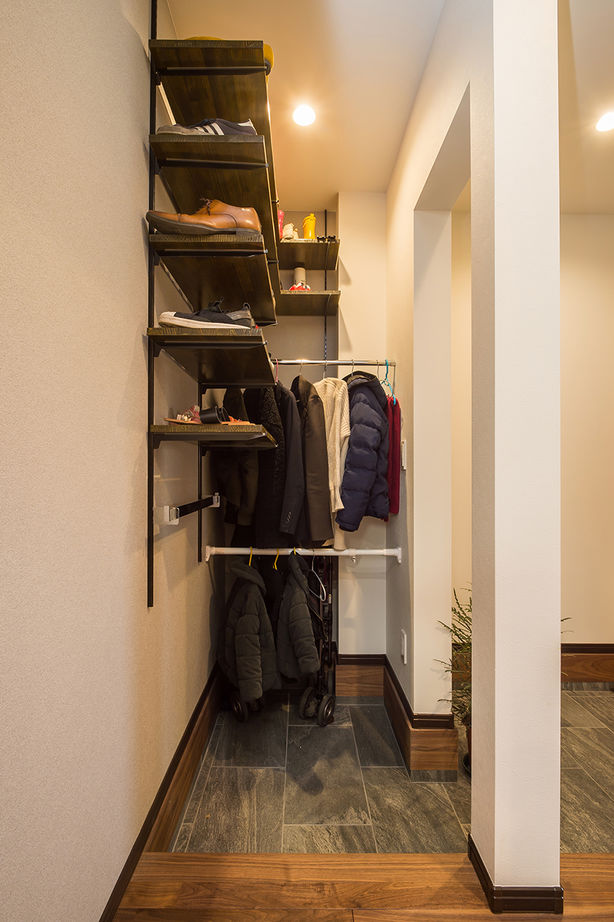 Lib Work 【2000万円台後半/子ども２人】黒で統一したこだわりのキッチンが映える、シンプルモダンな家の建築実例画像7