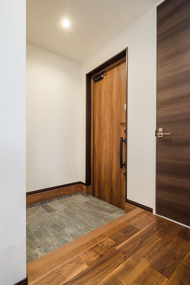 Lib Work 【2000万円台後半/子ども２人】黒で統一したこだわりのキッチンが映える、シンプルモダンな家の建築実例画像9