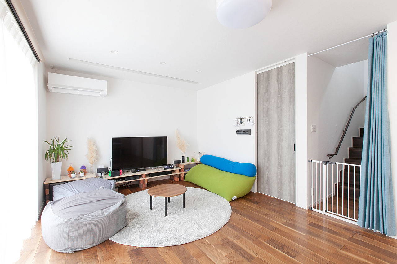 Lib Work 【2000～2499万円／2LDK】スキップフロアで空間を上手く活用。開放感たっぷりで、友人を招きたくなる家の建築実例画像3