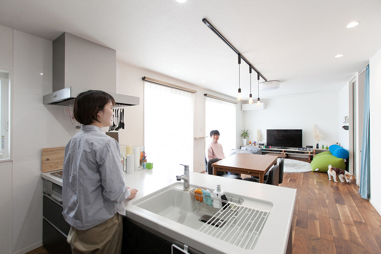 Lib Work 【2000～2499万円／2LDK】スキップフロアで空間を上手く活用。開放感たっぷりで、友人を招きたくなる家の建築実例画像4