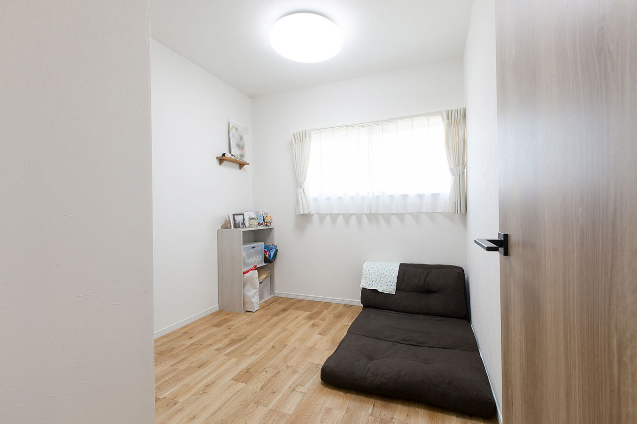 Lib Work 【1000万円台後半/27.5坪/熊本/子ども1人】子育て真っただ中の共働き世帯に嬉しい、1階完結型の家の建築実例画像5