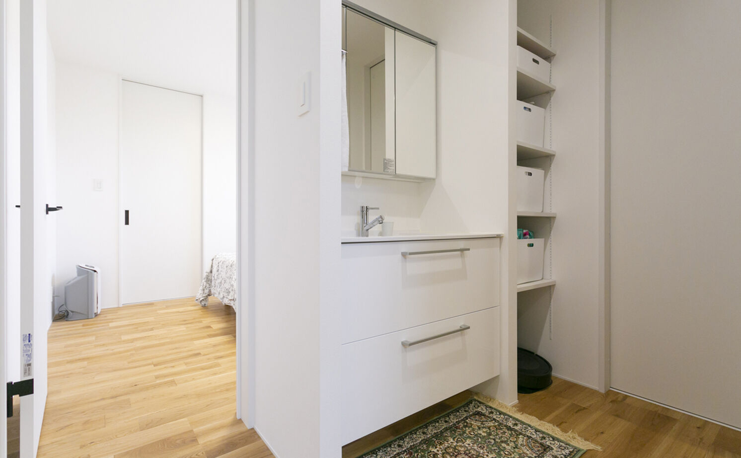 Lib Work 【平屋・3LDK・間取り図・パントリー】効率的な動線を追求し、毎日の暮らしやすさと細部まで「好き」を実現の建築実例画像8