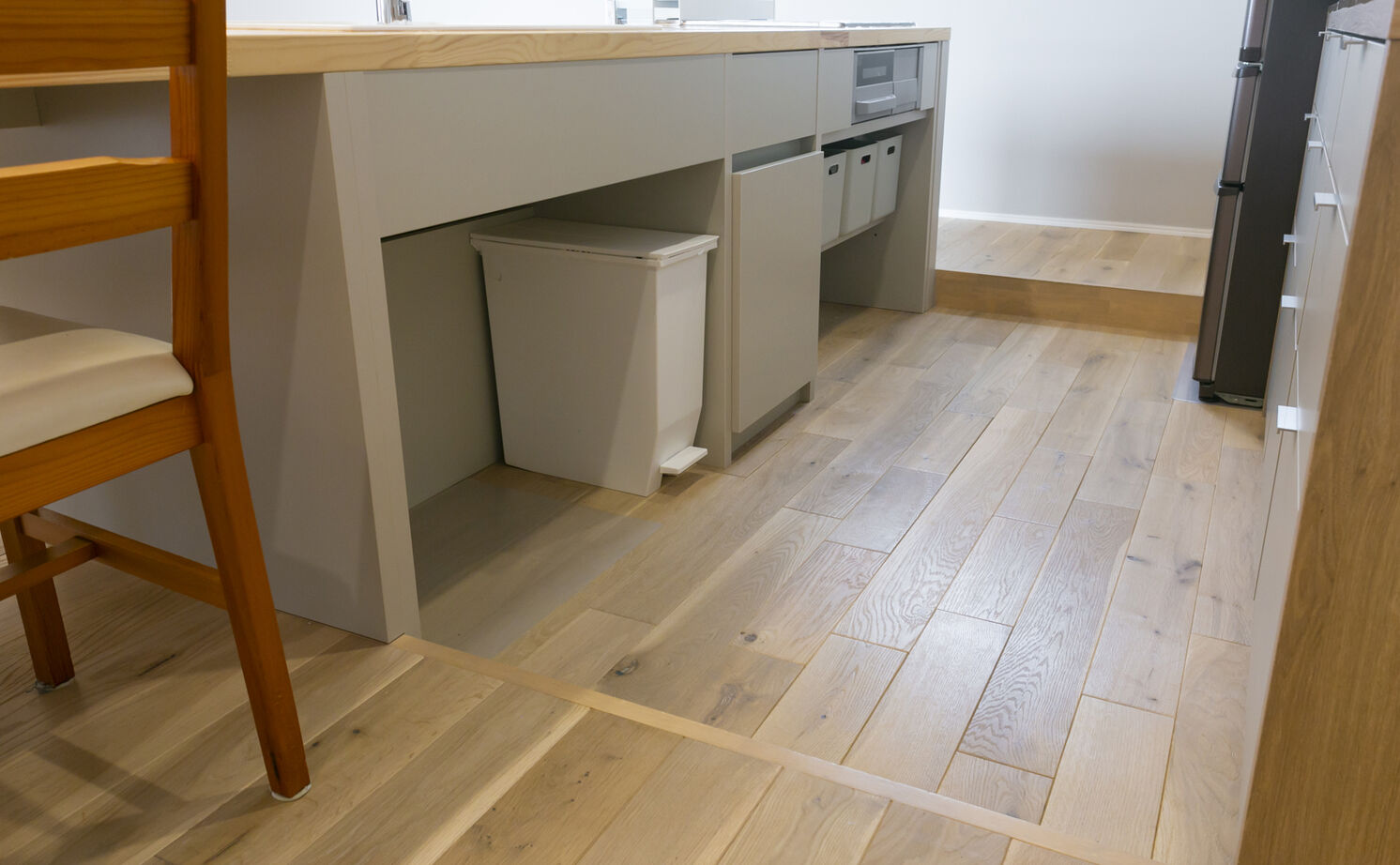 Lib Work 【平屋・3LDK・間取り図・オリジナルキッチン】家事がラクな動線を実現。やわらかなカフェ風の平屋の建築実例画像5