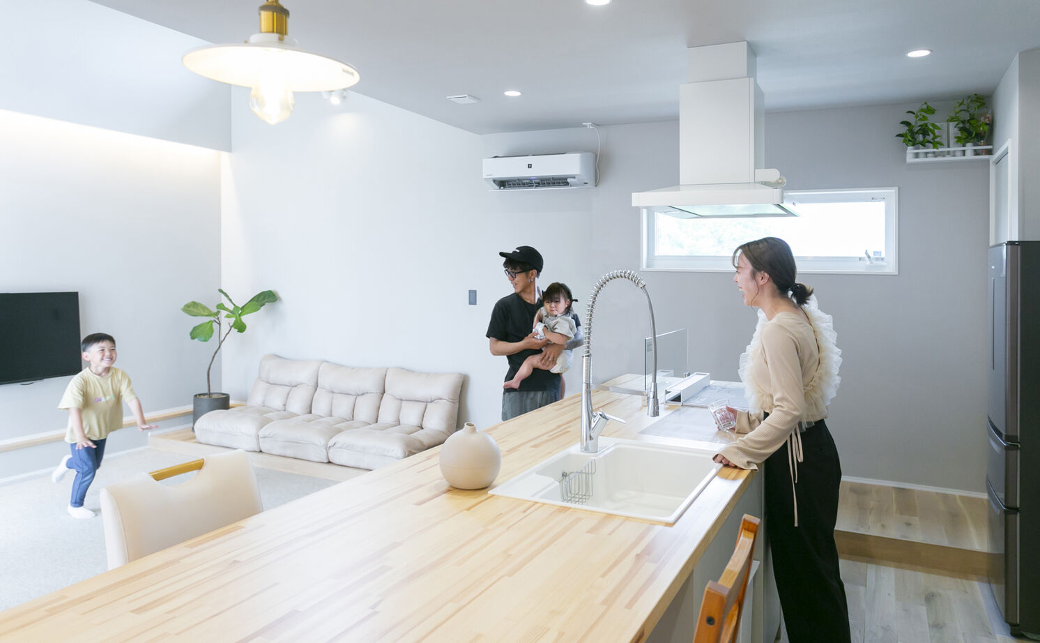 Lib Work 【平屋・3LDK・間取り図・オリジナルキッチン】家事がラクな動線を実現。やわらかなカフェ風の平屋の建築実例画像9