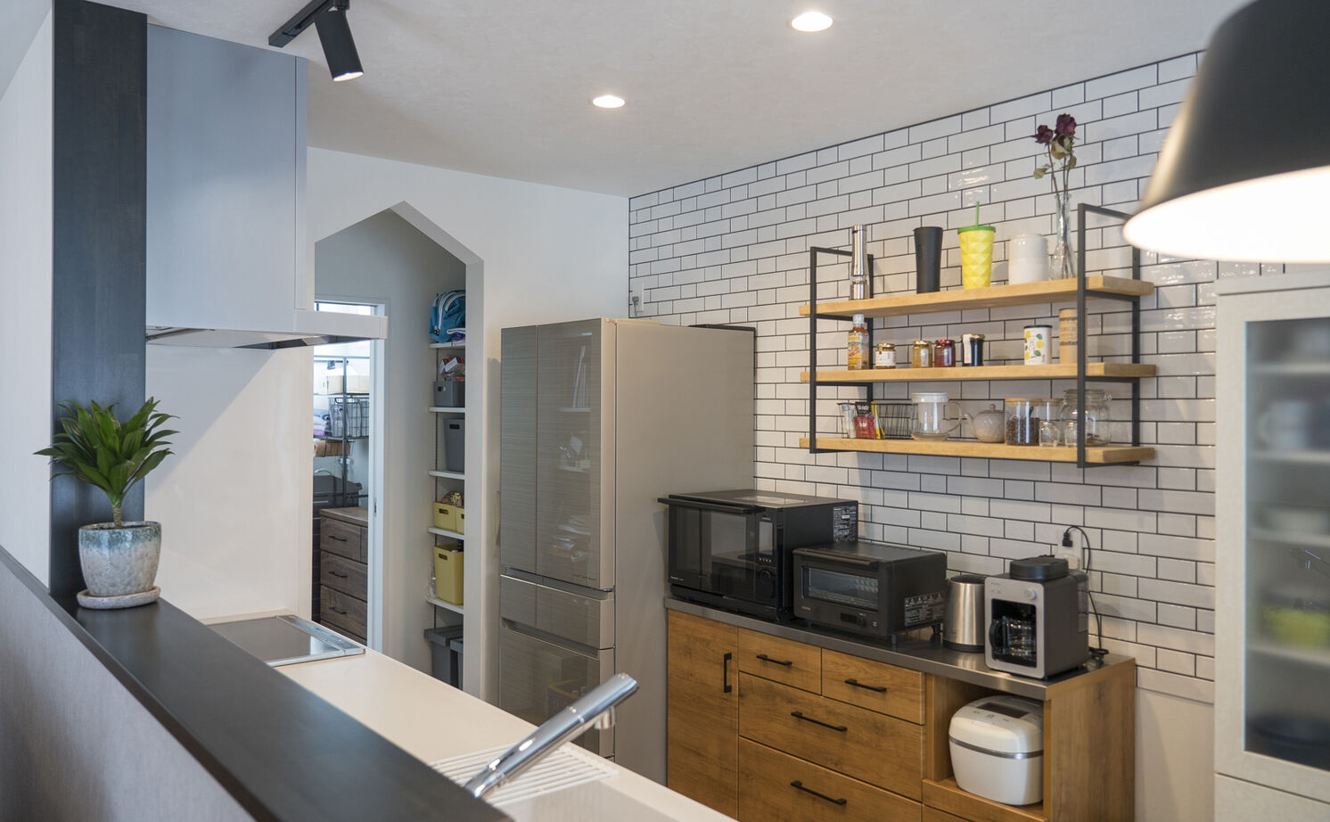 Lib Work 【1000万円台後半／平屋／回遊動線】ヤシの木やサボテンがのびのび育つ。ドライガーデンを望む心地良い平屋の建築実例画像14