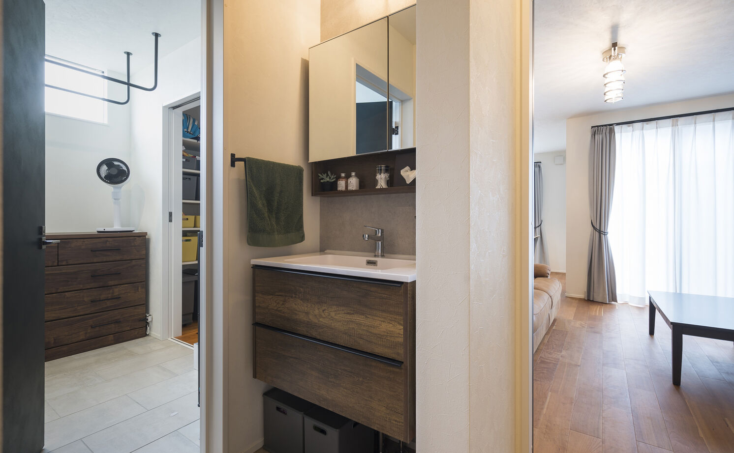 Lib Work 【1000万円台後半／平屋／回遊動線】ヤシの木やサボテンがのびのび育つ。ドライガーデンを望む心地良い平屋の建築実例画像15