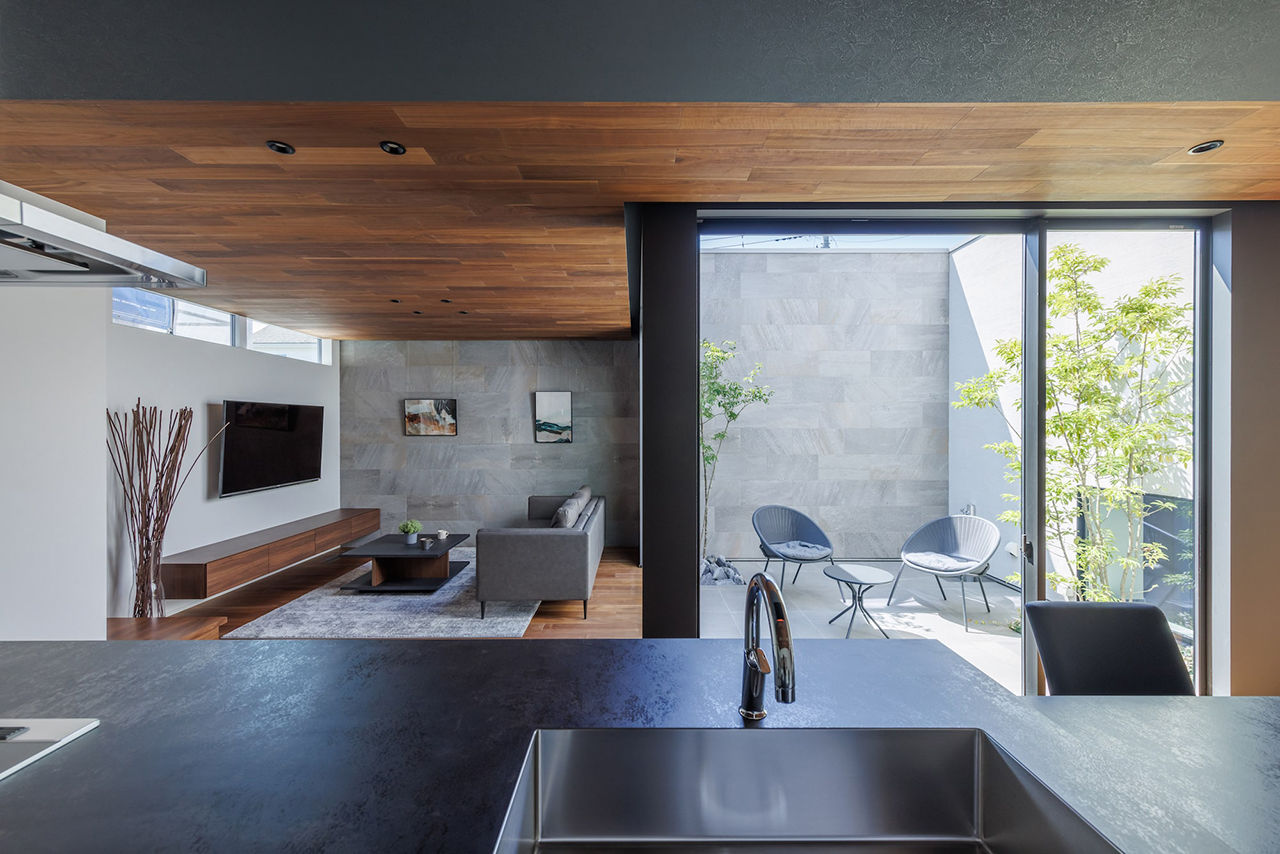 Kibaco 【ビルトインガレージ／中庭／39.3坪】完全プライベートな中庭でくつろげるホテルライクな家の建築実例画像3